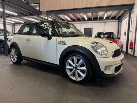 Mini Hatch 1.6 Cooper S 3dr 1