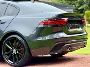 Jaguar XE R-DYNAMIC HSE BLACK 18