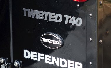 Land Rover Defender T40 14