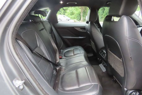 Jaguar F-Pace 2.0 D180 R-Sport Auto Euro 6 (s/s) 5dr 9