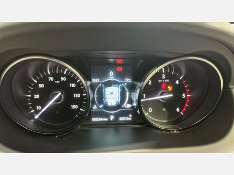 Land Rover Discovery Sport 2.0 Discovery Sport SE Tech TD4 Auto 4WD 5dr 12