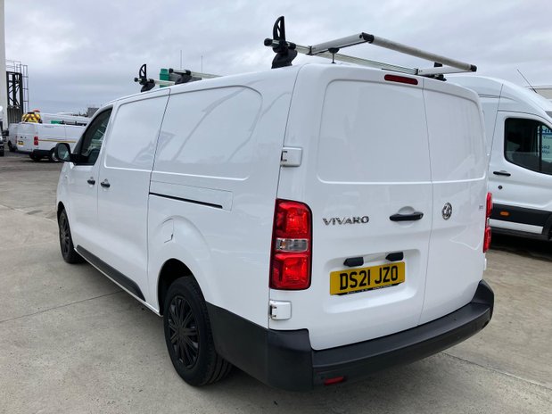 Vauxhall Vivaro VIVARO L2 DIESEL 2900 1.5d 100PS Dynamic H1 Van 5