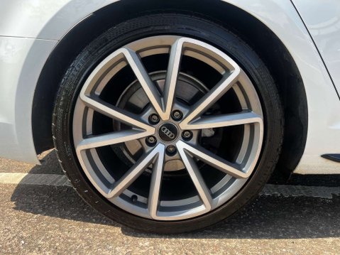 Audi A4 2.0 A4 Black Edition 35 TFSI Semi-Auto 4dr 11