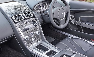 Aston Martin DB9 Volante 20