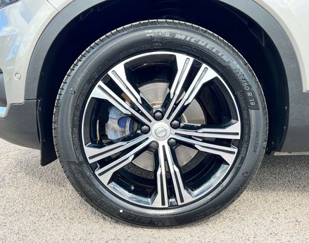 Volvo XC40 2.0 XC40 Inscription Pro T4 Auto 5dr 12