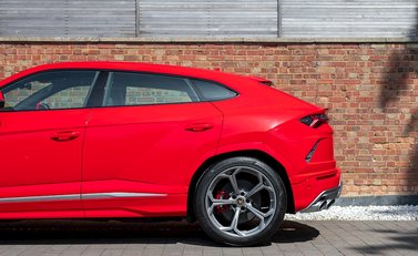 Lamborghini Urus 33