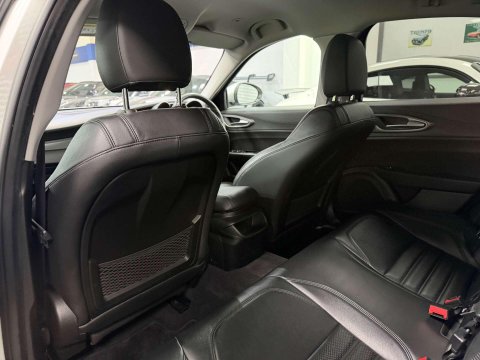 Alfa Romeo Giulia 2.2 TD Speciale Saloon 4dr Diesel Auto Euro 6 (s/s) (180 ps) 55