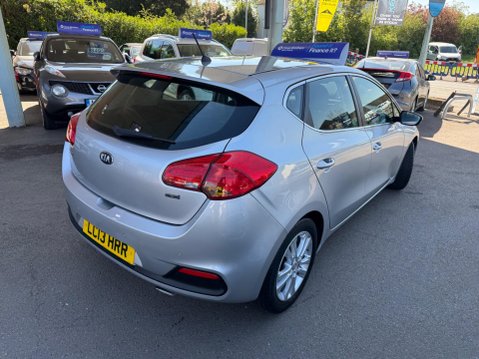 Kia Ceed 1.6 CRDi 2 Auto Euro 5 5dr 12