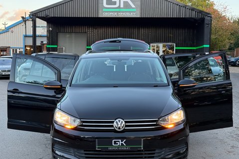 Volkswagen Touran SE TDI BMT -APPLE CAR PLAY-£35 ROAD TAX -9 SERVICES -PARK PILOT-240V SOCKET 18