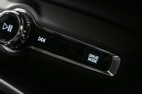 Volvo XC40 1.5 XC40 R-Design Pro T5 Recharge Auto 5dr 36