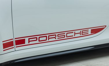 Porsche 911 Carrera 4 GTS (992) 39