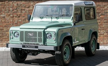 Land Rover Defender 90 Heritage 6