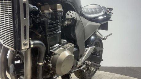Kawasaki Z ZR750 2005 ONLY 20K NEW MOT SERVICED COMMUTER BIKE 750CC 46