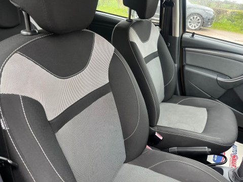 Dacia Duster 1.2 TCe Prestige Euro 6 (s/s) 5dr 28