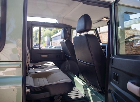 Land Rover Defender 110 Heritage Station Wagon 15