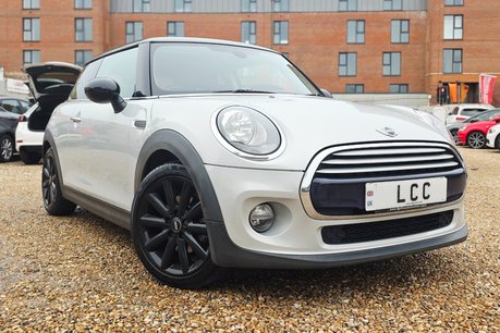 Mini Hatch COOPER.. 6 SERVICES.. ONLY £20 ROAD TAX.. A/CON,DAB RADIO,CHILLI PACK
