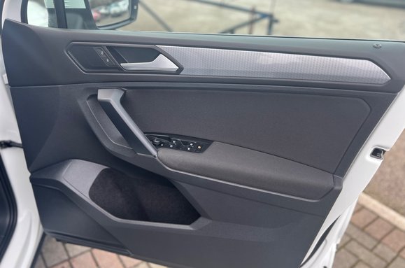 Volkswagen Tiguan LIFE 1.5 TSI DSG AUTOMATIC 18