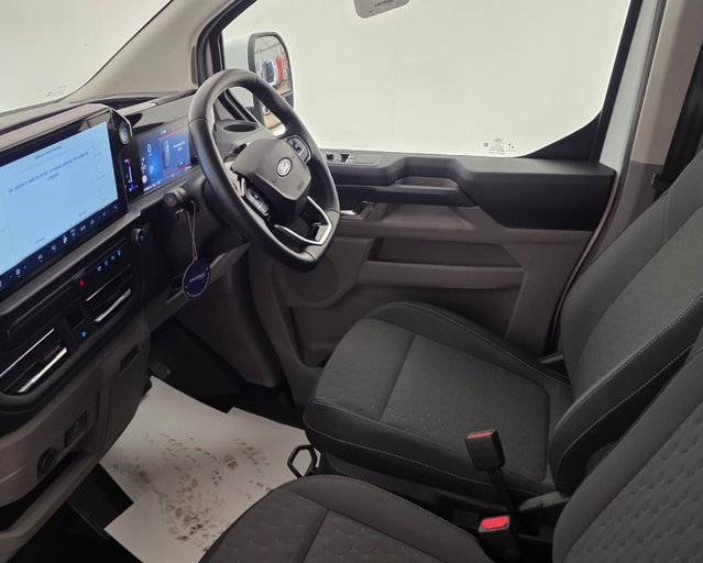 Ford Transit Custom Transit Custom 280 L2 Diesel FWD 2.0 Eco Blue 136ps H1 Van Limited Auto