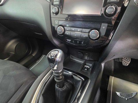 Nissan X-Trail 1.6 DIG-T N-Vision Euro 6 (s/s) 5dr 32