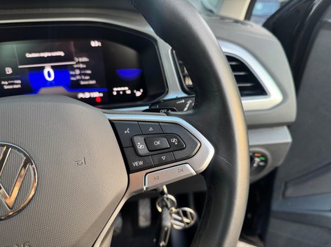 Volkswagen T-Roc LIFE TSI DSG 20