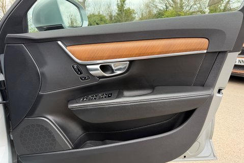 Volvo V90 D5 POWERPULSE INSCRIPTION PRO AWD -PAN ROOF - £6320 OPTIONAL EXTRAS  37