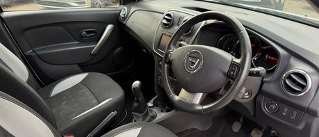 Dacia Sandero Stepway LAUREATE TCE.. 1 OWNER FROM NEW.. SERVICE HISTORY.. A/C.. STUNNING EXAMPLE 1