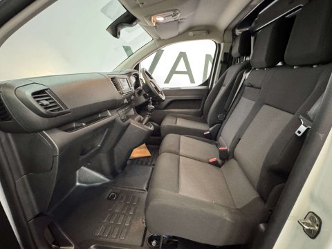 Vauxhall Vivaro 1.5 Vivaro F2900 Professional S/S 18