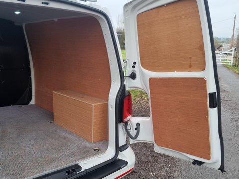 Volkswagen Transporter T28 TDI P/V HIGHLINE 31