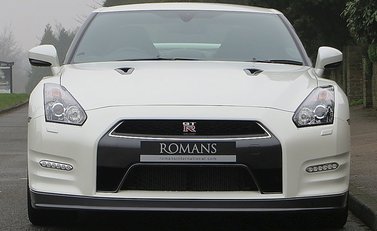 Nissan GT-R Premium Edition 2