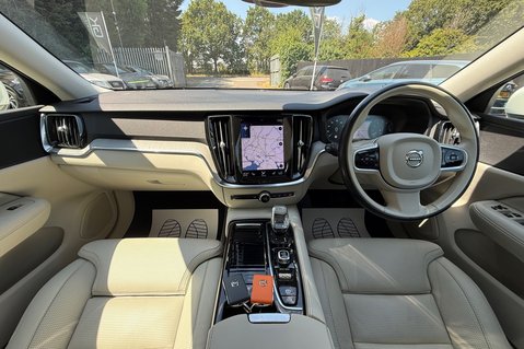 Volvo V60 RECHARGE T6 INSCRIPTION AWD - FULL MAIN DEALER SERVICE - HUGE SPEC 20