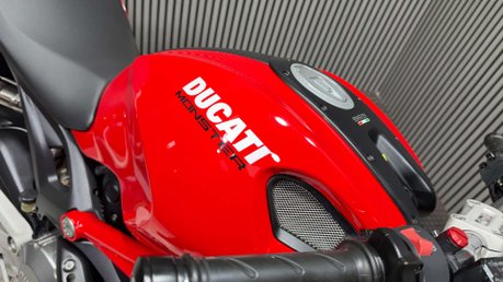 Ducati Monster 696 2011 ONLY 5K SERVICED WARRANTY 696CC LONG MOT VERY CLEAN NAKED 36