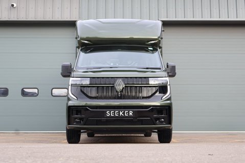 Renault Master BRAND NEW 3.5 TON STALLION BUILD EXTREME HEAVY DUTY HORSEBOX FROM SEEKER  2