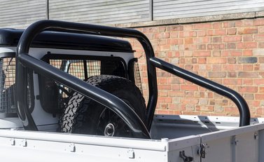 Land Rover Defender 90 Bowler Edition 27