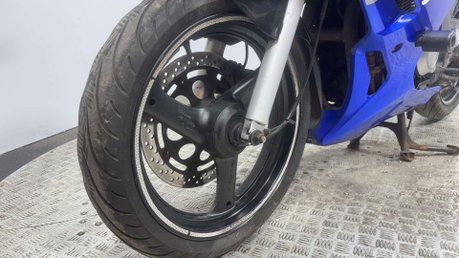 Suzuki GS500 2004 61K RUNNING PROJECT BIKE SPARES OR REPAIR 500CC A2 28