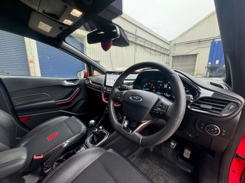 Ford Fiesta 1.0 ST-LINE X 2