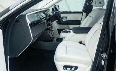 Rolls-Royce Phantom VIII 23