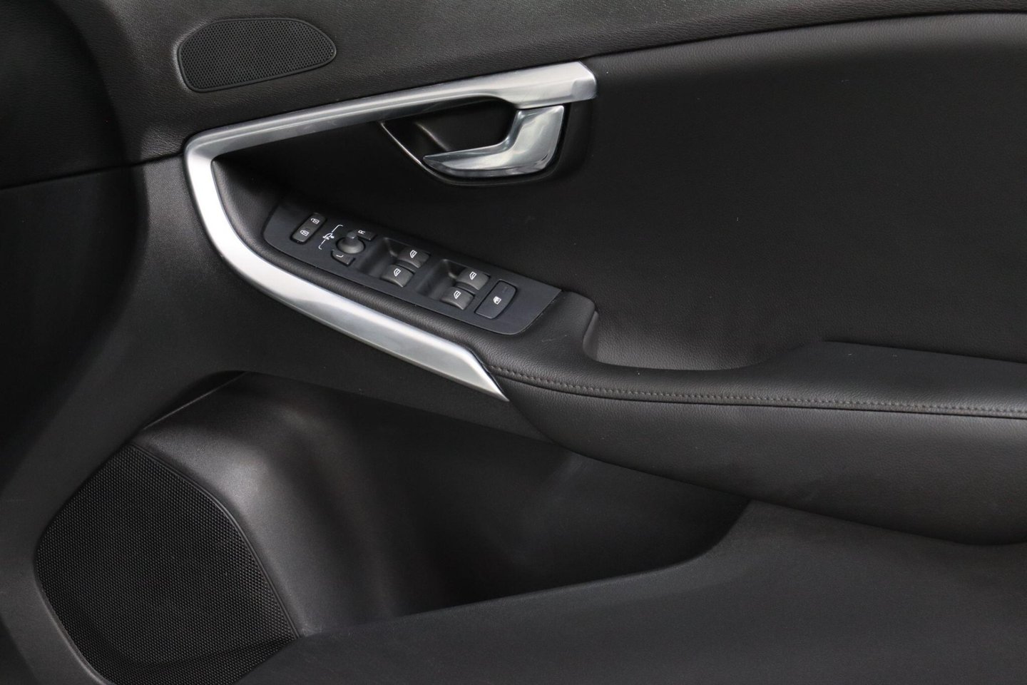 2018 Volvo V40 — image 32