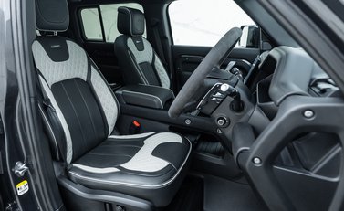 Land Rover Defender 110 V8 Carpathian Edition OVERFINCH 14