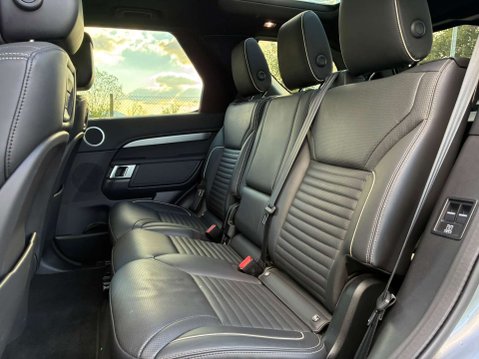 Land Rover Discovery 3.0 Discovery R-Dynamic HSE D MHEV Auto 4WD 5dr 12