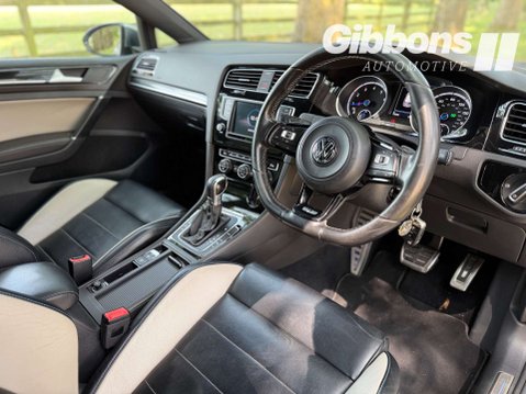 Volkswagen Golf 2.0 Golf R DSG 4WD 5dr 18