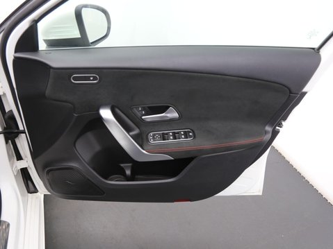 Mercedes-Benz A Class 2.0 A220 AMG Line (Premium) 7G-DCT Euro 6 (s/s) 5dr 20