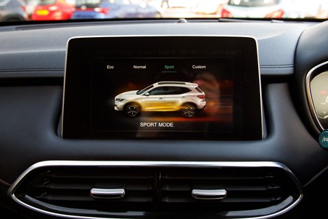 MG HS EXCLUSIVE DCT 27