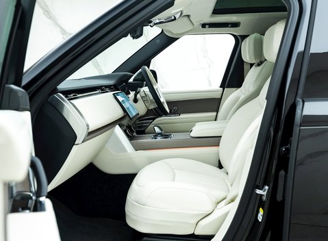 Land Rover Range Rover P530 First Edition 15