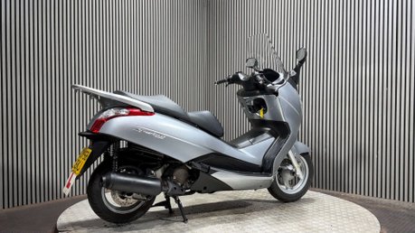 Honda Fes SILVERWING 2008 ONLY 415 MILES 1 OWNER MOT OCTOBER 2027 125CC 3