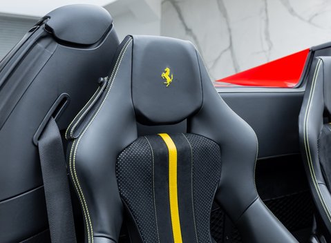 Ferrari F8 Spider 16