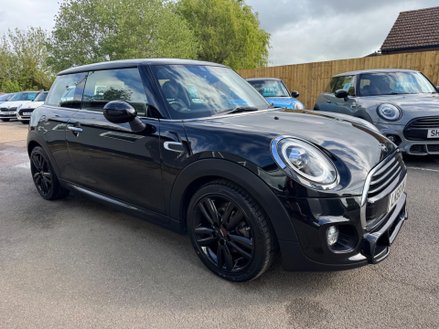 Mini Hatch COOPER