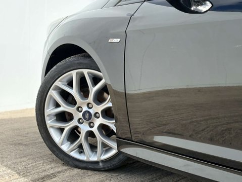 Ford Focus 1.0 Focus ST-Line 5dr 41