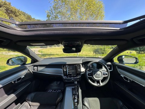 Volvo V90 2.0 D5 R-Design Plus Auto AWD Euro 6 (s/s) 5dr 3