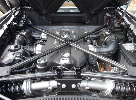 Lamborghini Aventador SV LP750-4 Roadster 15