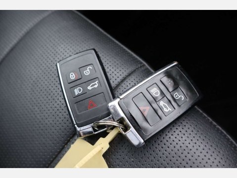 Land Rover Discovery 3.0 Discovery Anniversary Edition SDV6 Auto 4WD 5dr 60
